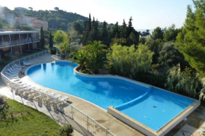Superbe appartement en résidence avec piscine à 100 mètres de la mer.